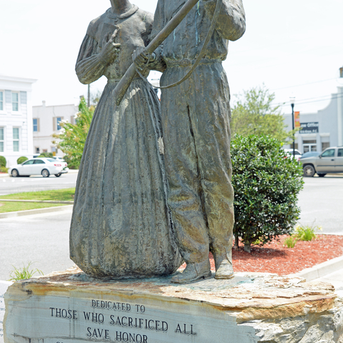 A monument to the sacrifices of Confederate soldiers in Baxley, GA.
