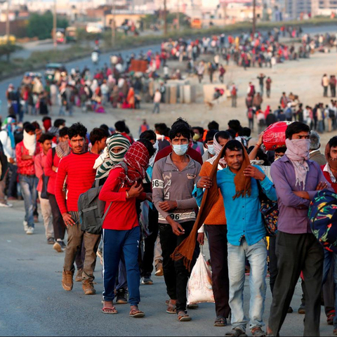 A long line of migrants in India