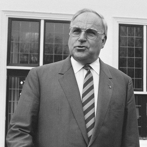 A photo of Helmut Kohl in1987.
