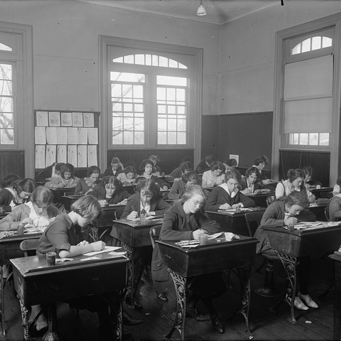 Image of a junior high school classroom from Harris & Ewing Photographs.
