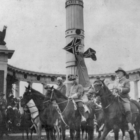 Custis Lee (1832–1913) on horseback in front of the Jefferson Davis Memorial in Richmond, Virginia on June 3, 1907, reviewing Confederate Reunion Parade.