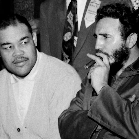 L to R - Boxer Joe Louis and Fidel Castro - Photo by Robert Abbott Sengstacke/Archive Photos/Getty Images