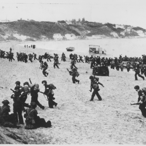American soldiers land near Algiers