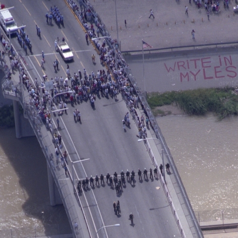 Bird's-eye view of the 1993 border blockade enacted by CBP Border Patrol agents in El Paso, Texas as part of Operation Hold the Line.