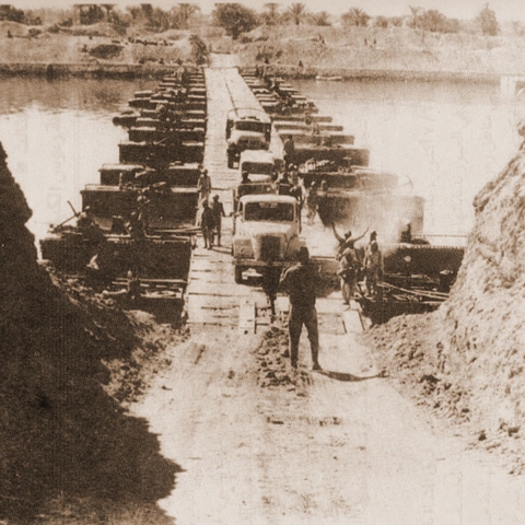 Egyptian forces crossing the Suez Canal on October 7, 1973