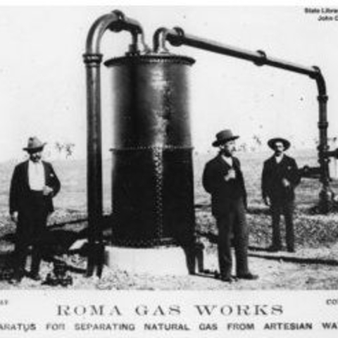 Apparatus to separate artesian water from natural gas, 1900s