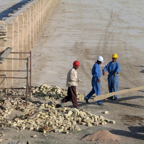 Yemeni canal workers in 2003.