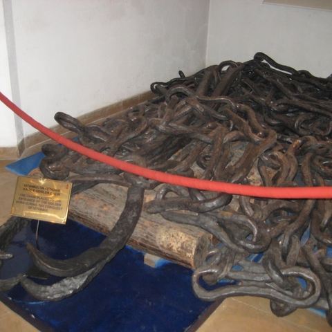 A chain similar to this one (which spanned the Golden Horn inlet of the Bosporus) used to span the Bosporus itself as a defense to block attacking ships