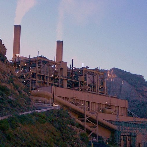 The Castle Gate coal-fired power plant near Helper, Utah, 2007