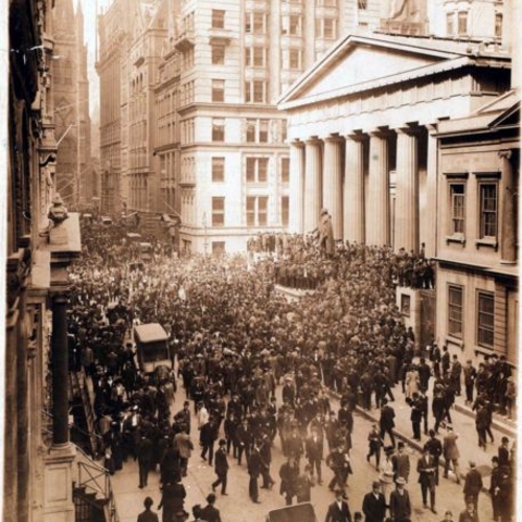 A crowd forms on Wall Street during the Bankers Panic of 1907