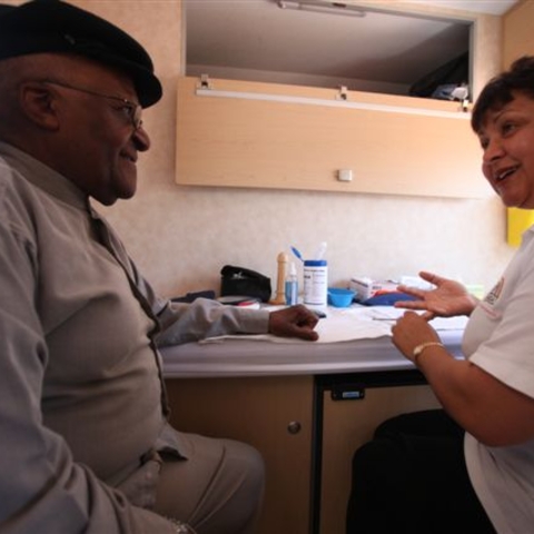Archbishop Desmond Tutu getting an HIV test.