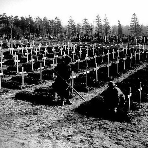 Members of the Women’s Army Auxiliary Corps tending the graves of British soldiers.