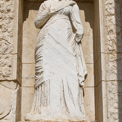 A statue of the Greek goddess Aretê.