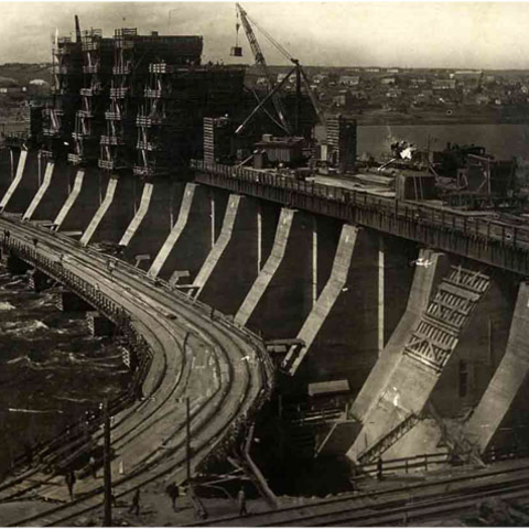 1934 photo of the DnieproGES hydropower plant.