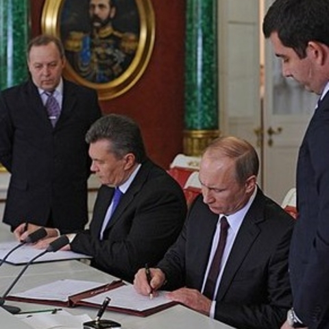 Russian President Vladimir Putin and President of Ukraine Viktor Yanukovych.