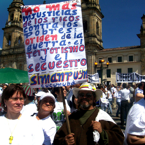 Anti-FARC protestors in Bolívar Square during the February 2008 protests.