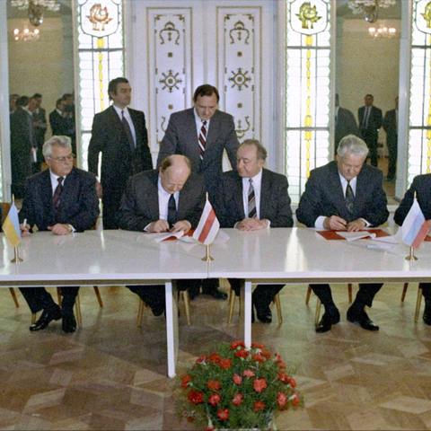 Leaders of the Russian, Ukrainian, and Belarussian Soviet Republics sign the Belovezha Accords.
