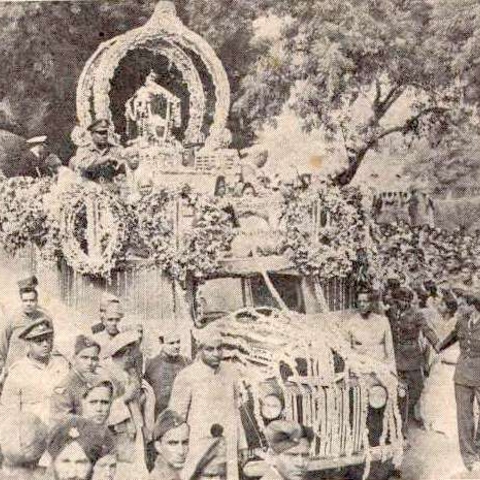 Gandhi’s ashes were carried through the streets of Allahabad.