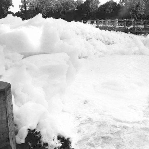 In 1955, soap suds measuring 15-feet high covered a vehicle bridge in Valley View, Ohio.