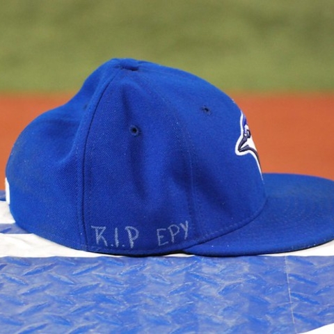 Dominican player Esmil Rogers pays tribute to Epy Guerrero on his cap.