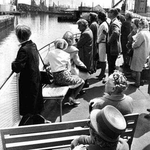 The Cleveland Women’s City Club assesses the Cuyahoga River water pollution in 1966.